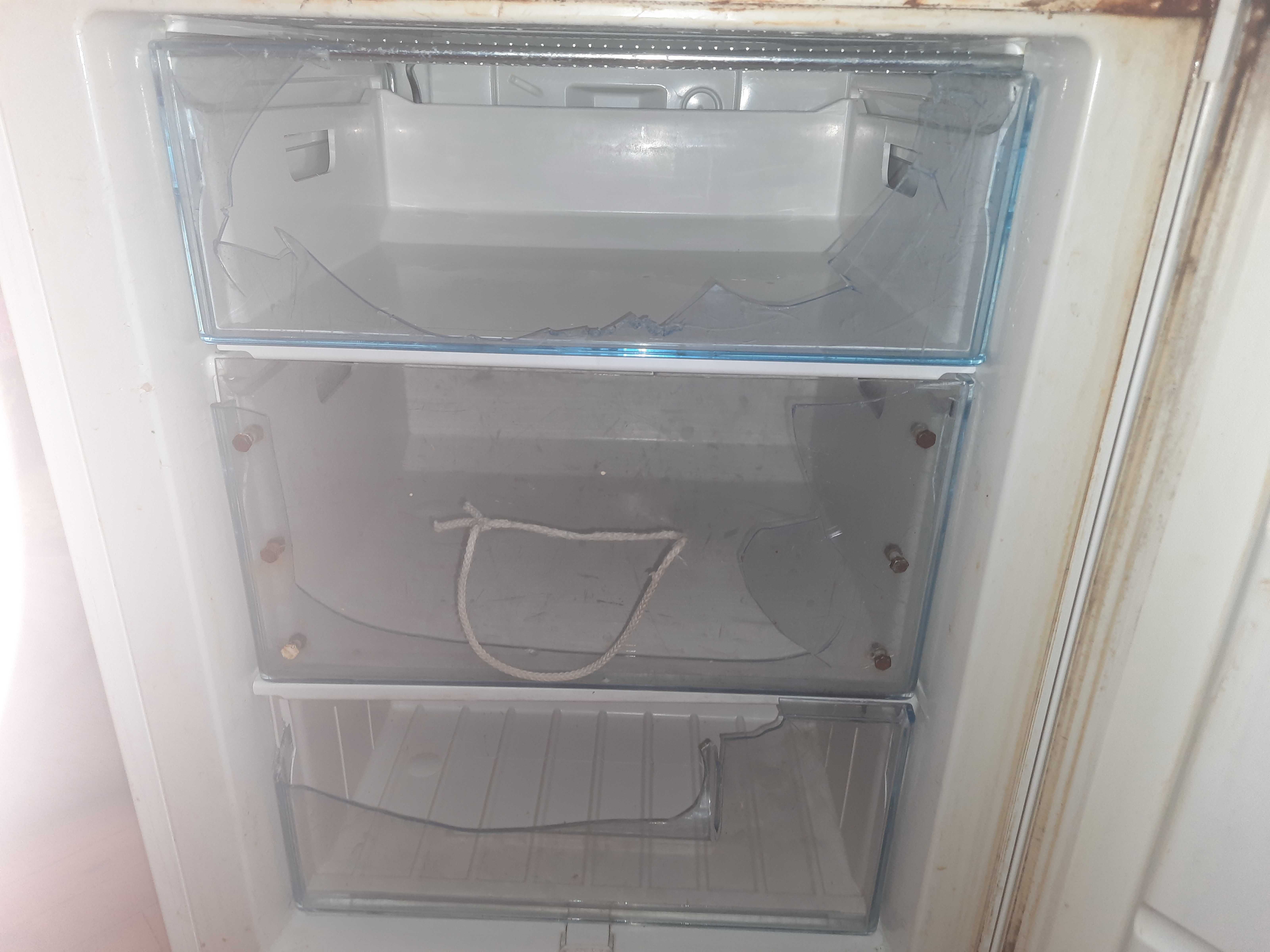 Холодильник Electrolux ERB36003W8