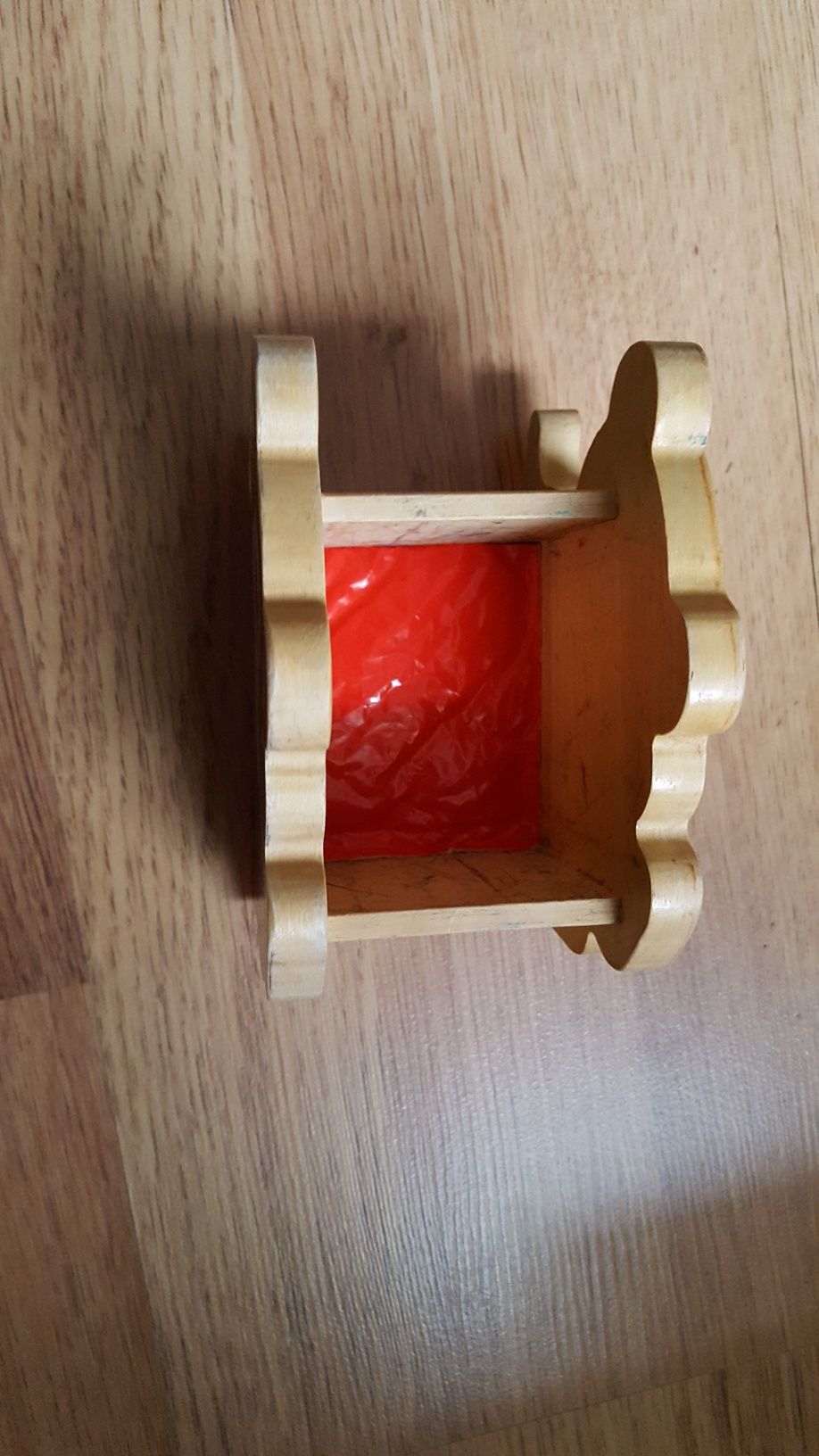 Zabawka drewniana kolyska pojemnik na kredki piłeczki i clay