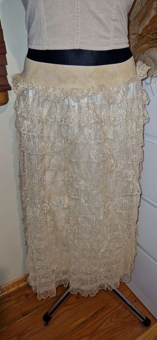 Spódnica koronkowa midi