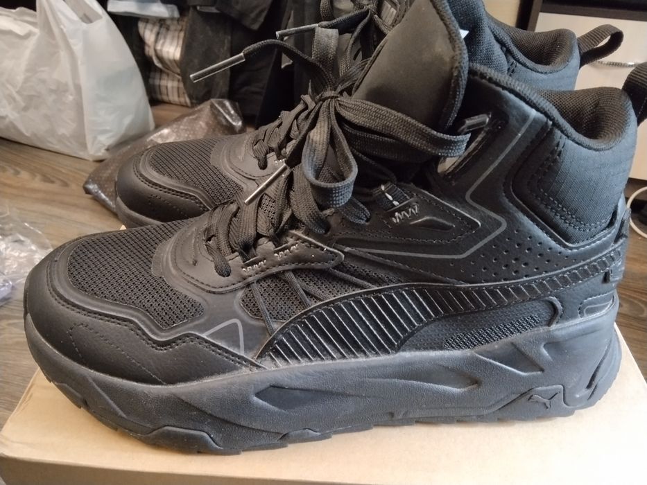 Чоловічі чоботи б/у  на осінь весну Puma оригінал us 8.5 на 26,5 см