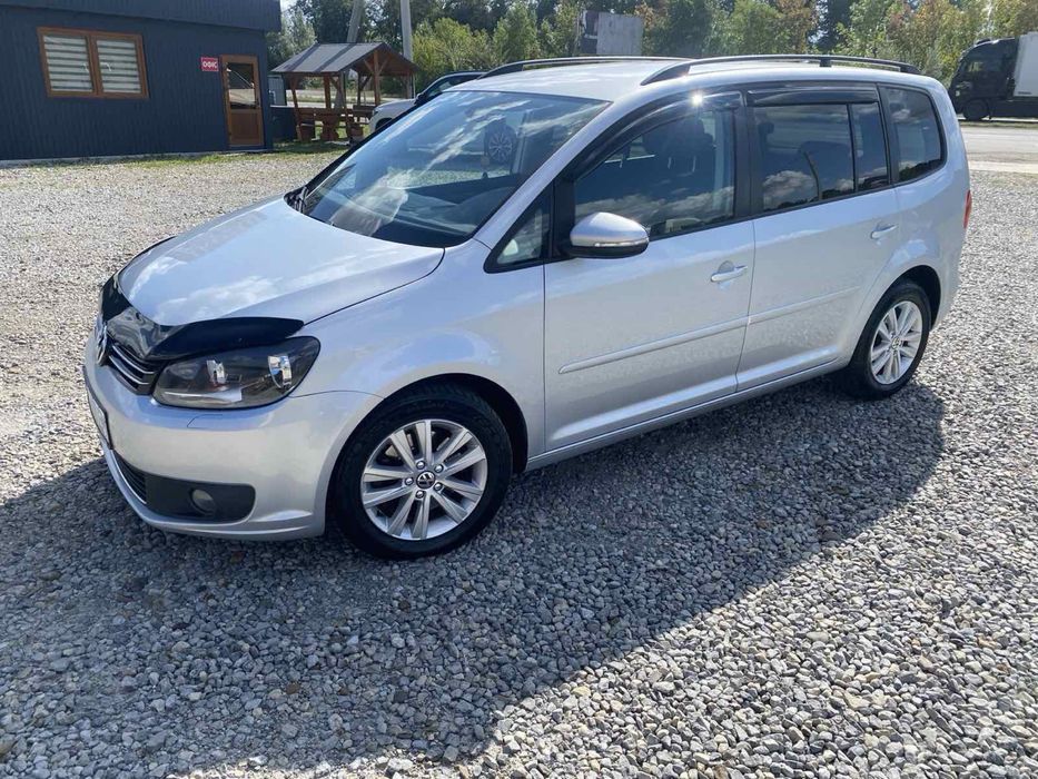 Продам авто Touran 2012 машина