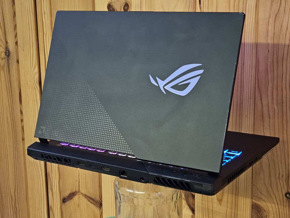 Asus Strix 15.6" 2K 165Hz/R9 5980HX/RX 6800 12GB/ RAM 32GB/SSD 1024GB