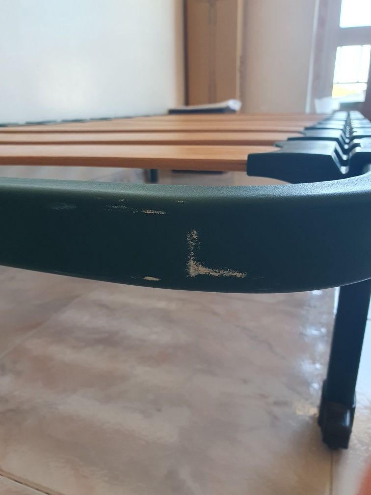 Estrado corpo e meio + colchão + capa edredão e fronha - 100€