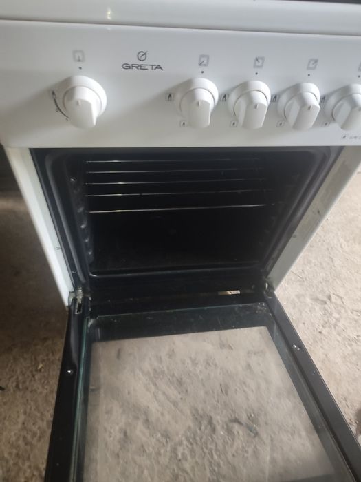 Газплита з духовкою в гарному стан запчастиниі
