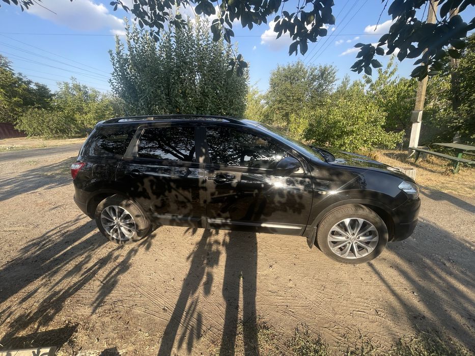 Nissan QASHQI +2