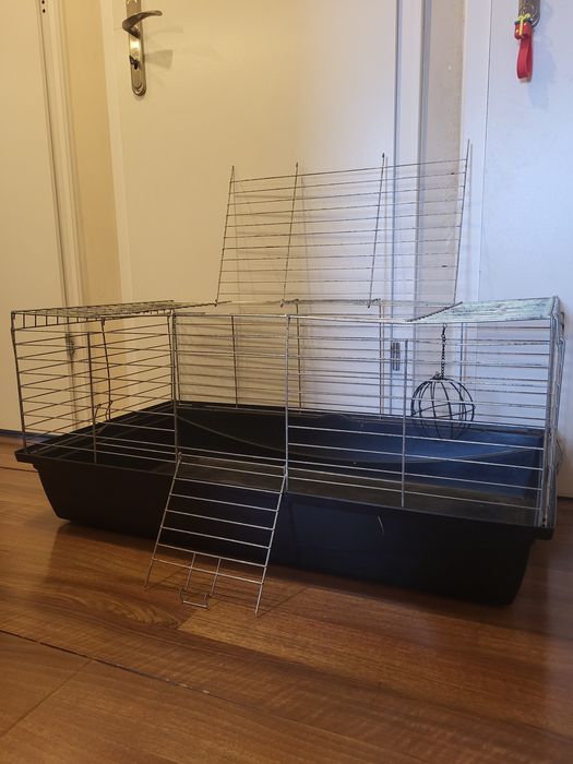 Klatka dla królika/gryzonia z sianem i peletem