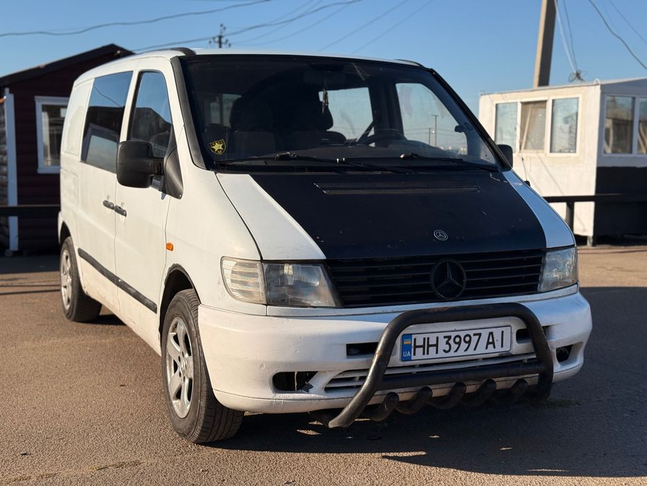 Автомобиль Mercedes-Benz Vito