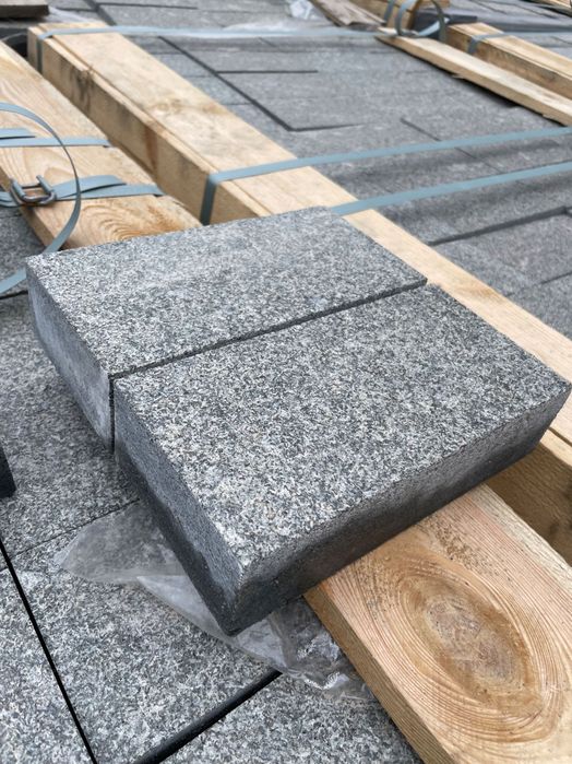Бруківка гранітна Габбро,гранитная брусчатка полнопиленая термо