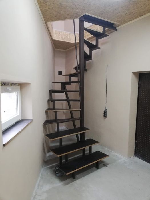 Сдам в аренду гараж( приміщення)  на Рибалському