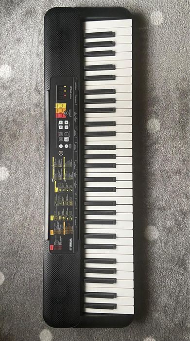 Piano Yamaha SR-F52