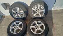 Felgi aluminiowe z oponami zimowymi Pirelli