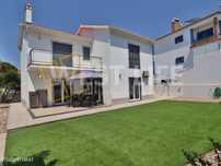 Moradia T3 com Fantástico Terraço de 120m2 e Vista MAR - Com licenç...