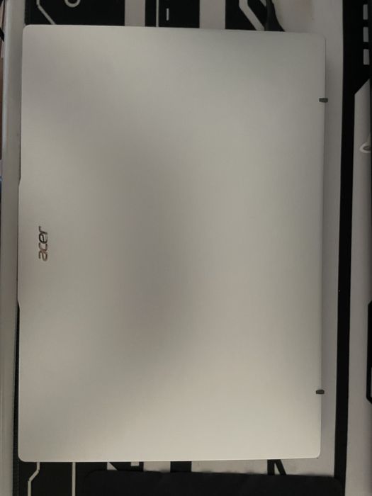 Portátil ACER Swift Go