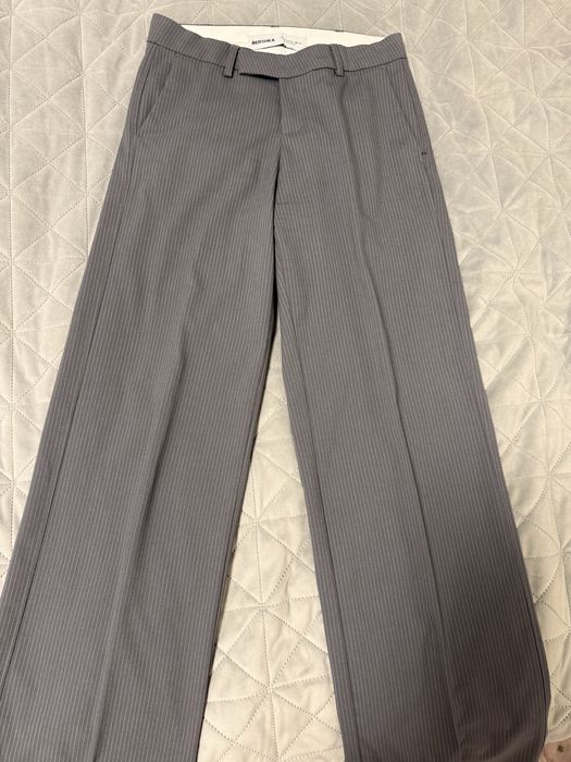 Штани Bershka сірого кольору в білу полоску в розмірі XS