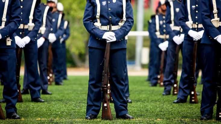 Roupa dos Pupilos do Exército