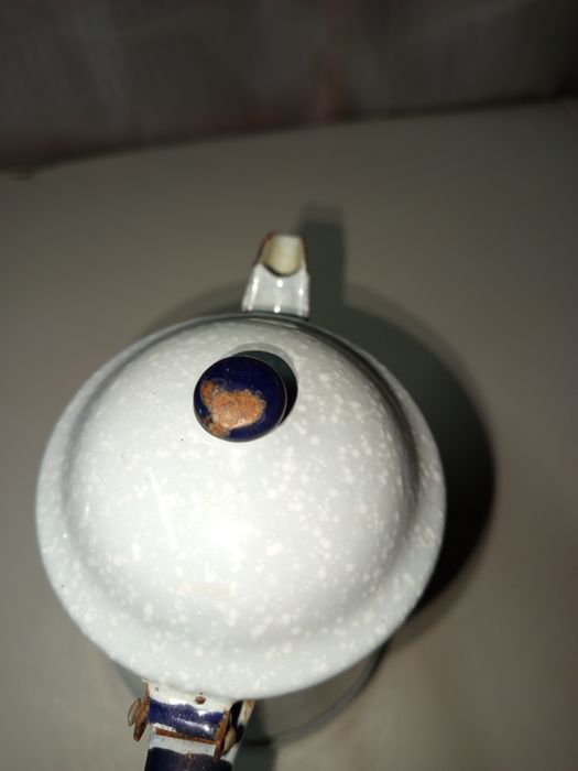 Cafeteira antiga de esmalte