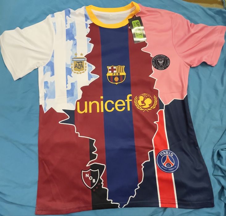 Camisola de homanagem ao CR7/ Messi e Neymar