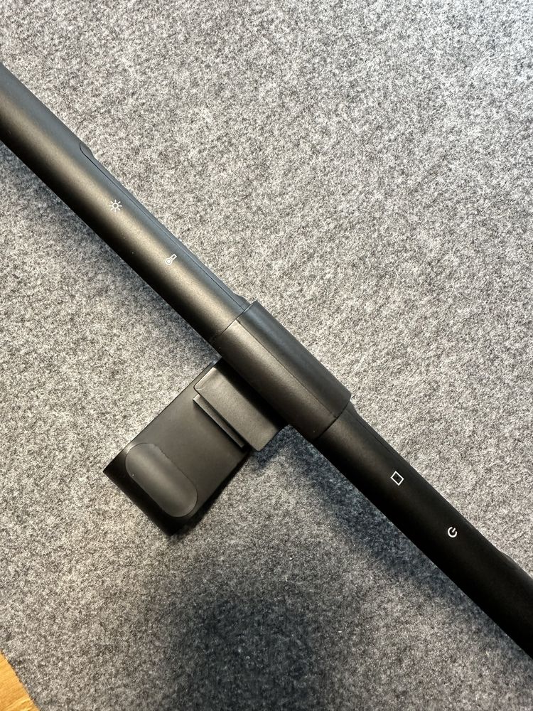Quntis PHX003D-S – lampa LED na monitor, regulacja jasności i barwy