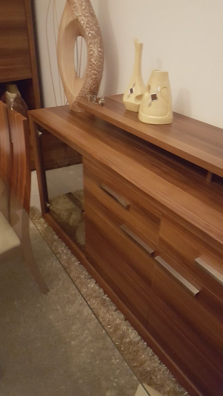 moveis de sala e toalhas de linho