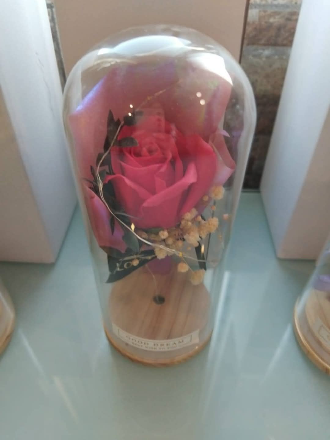 Rosas artificiais com luz