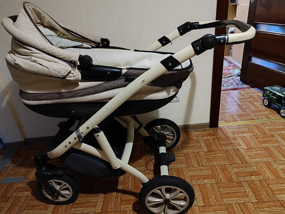 Коляска дитяча універсальна