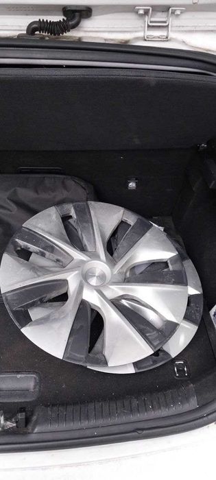 Диск з резиною на Tesla Model Y Performance 2023

Оригінальні 21 радіу