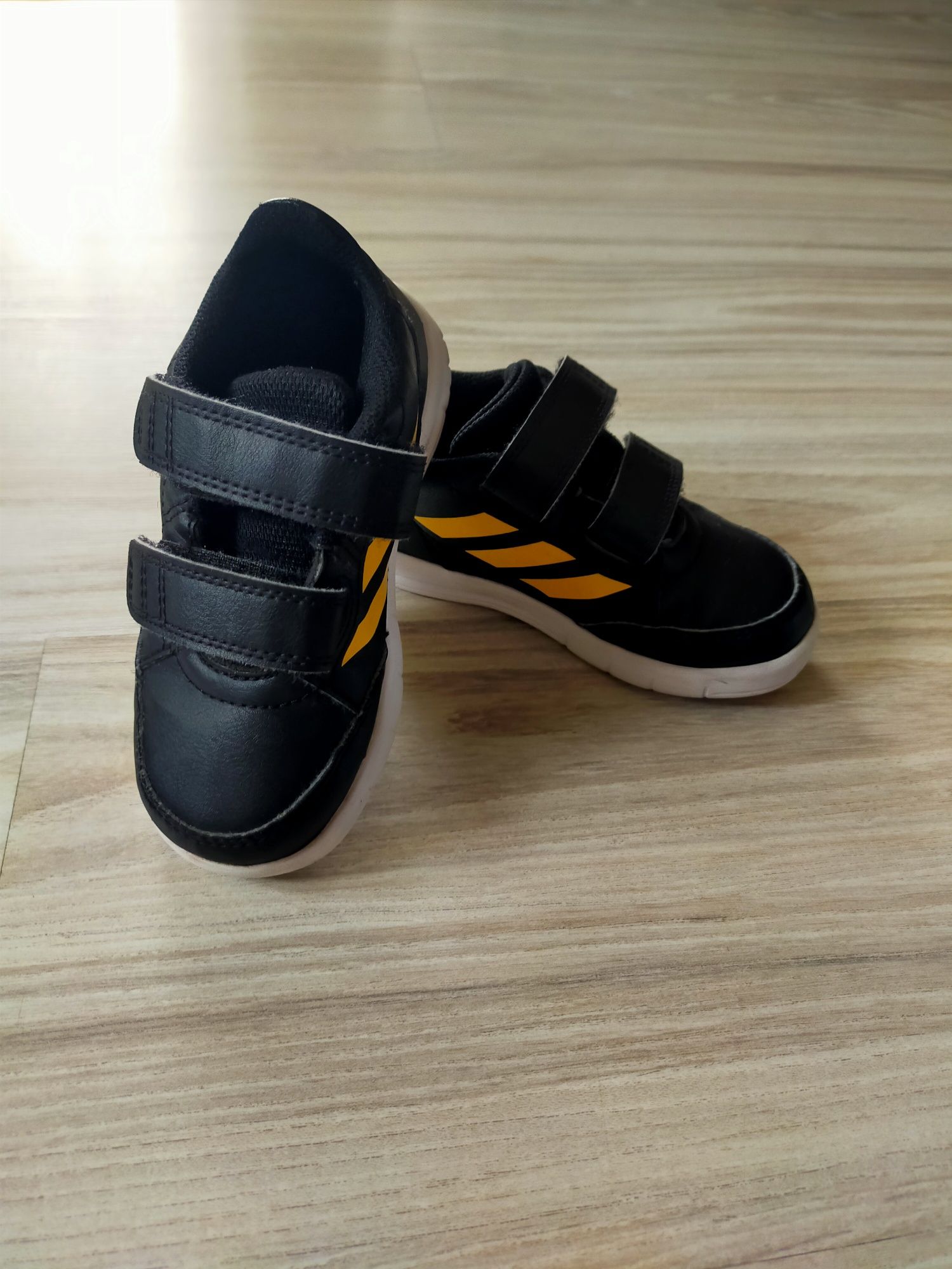 Buty chłopięce, sportowe Adidas r. 25 hoops
