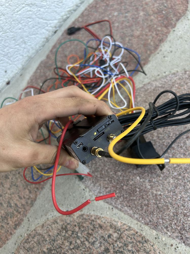 Lokalizator GSM tracker do auta