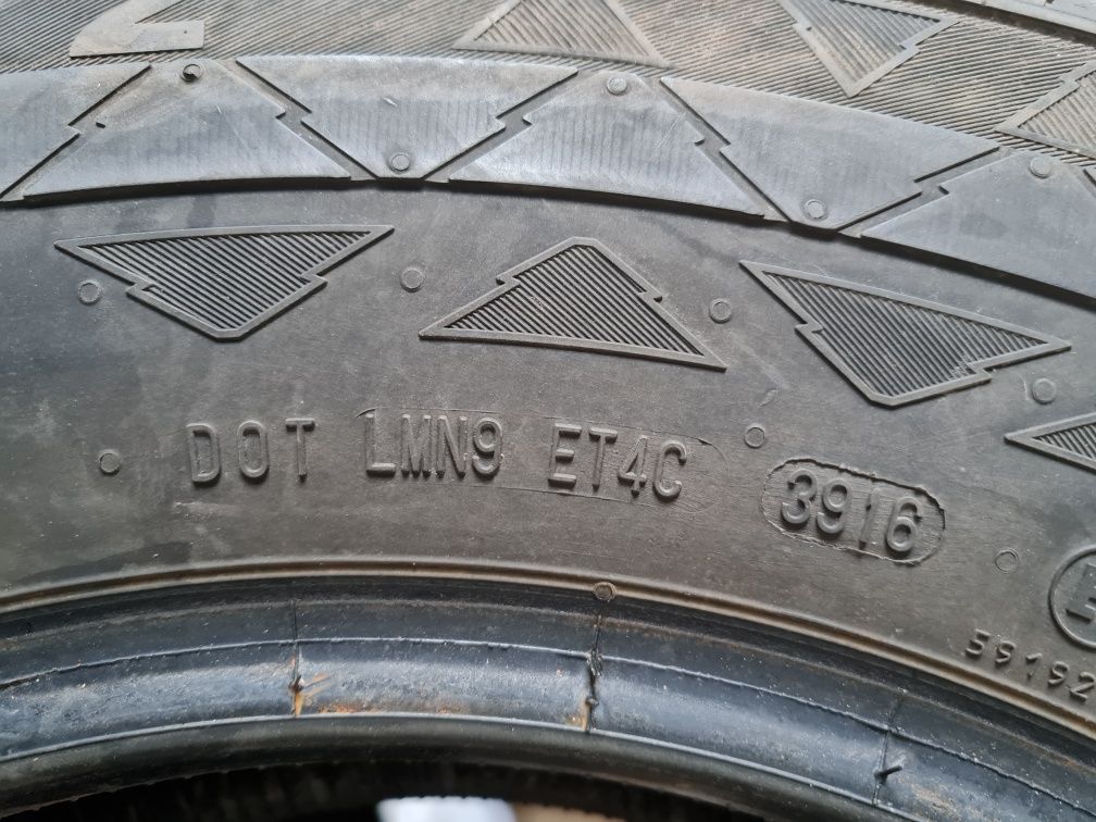 Шини 225/75 r16C (всесезонні)) Continental Vanco Winter 2