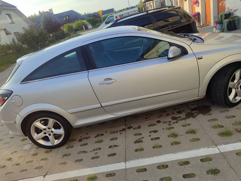 Opel Astra H 1.6  2005r GTC