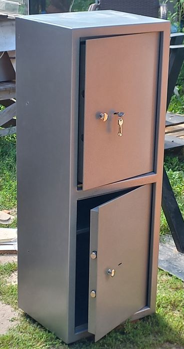 Продамі Сейф за 800, металевий офісний