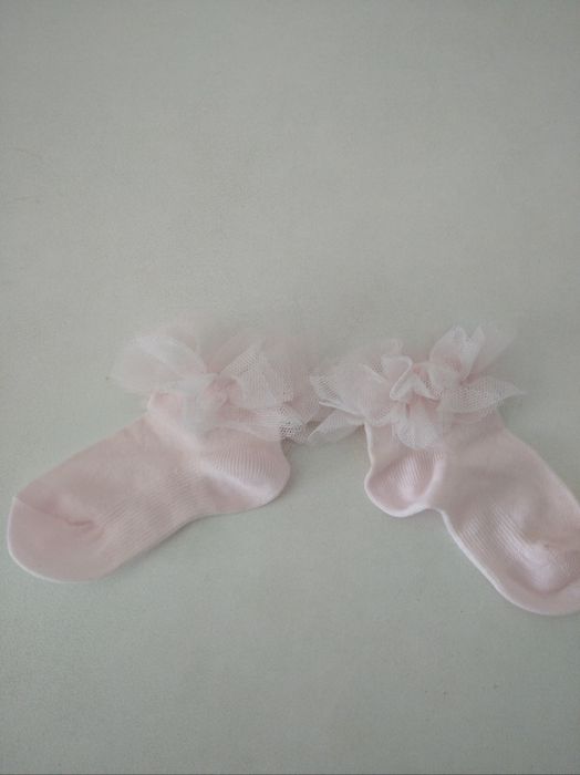 Meias de menina com tule