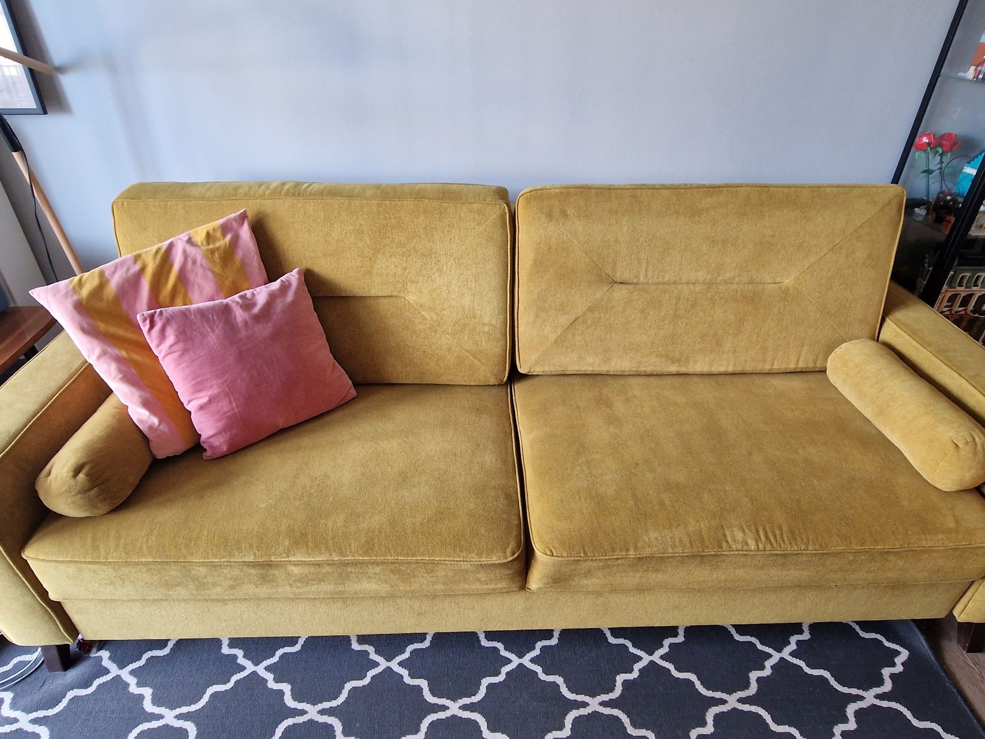 Sofa żółta z funkcją spania