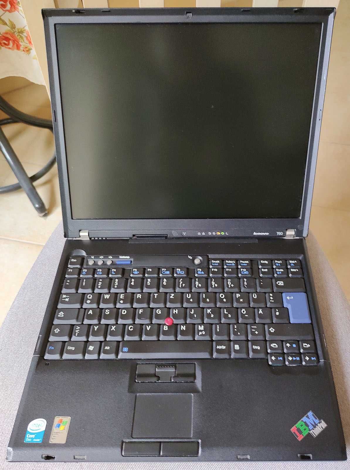 IBM ThinkPad T60 (Lenovo) wraz ze stacją dokującą