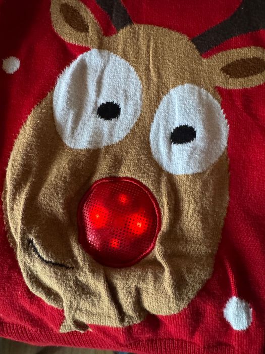 Swetr dziewczęcy z reniferem, Boże Narodzenie r.140