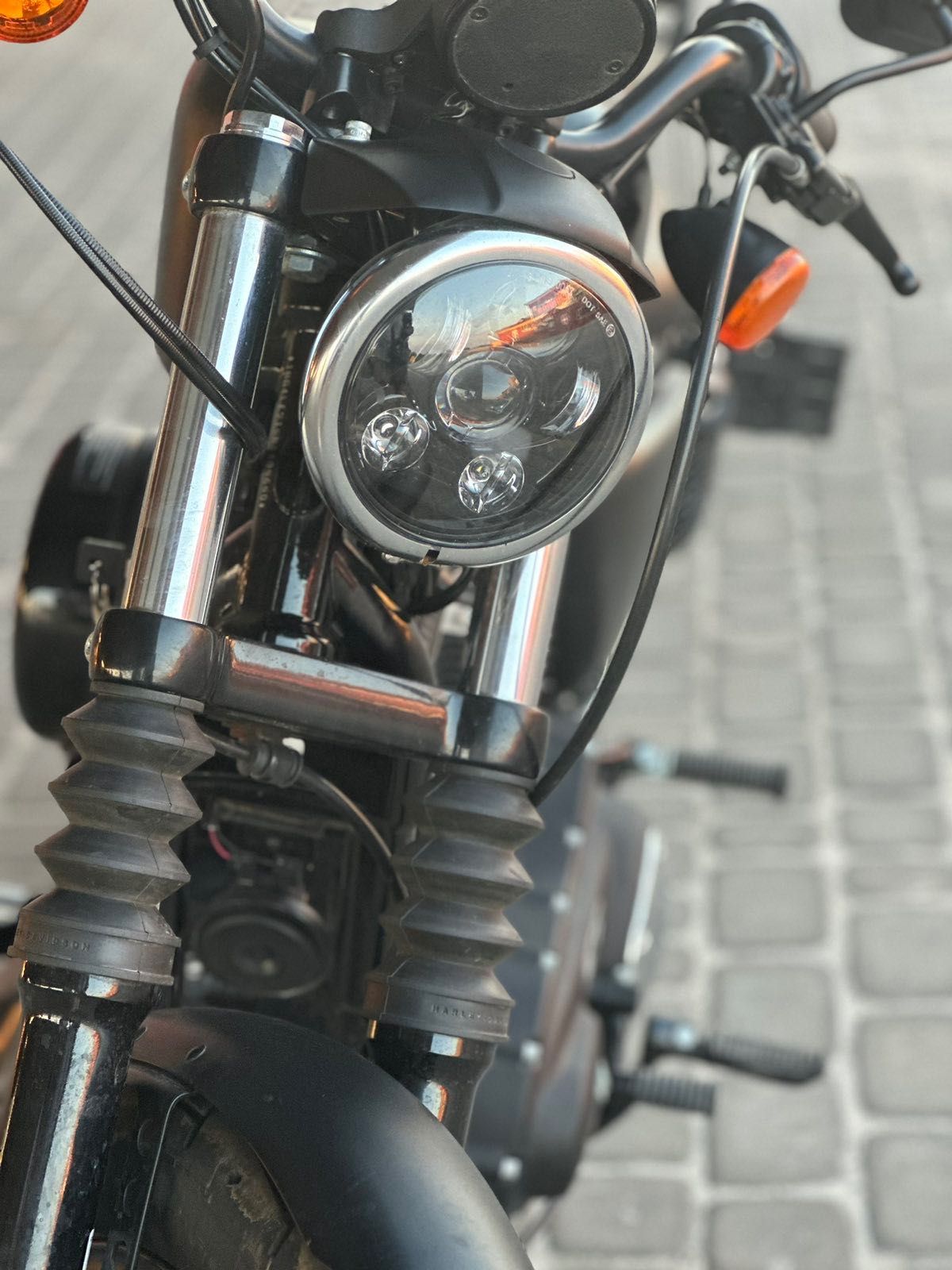 Harley-Davidson  22p 883 IRON