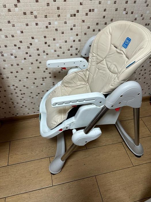 Дитячий стілець для годування від0-4 рок