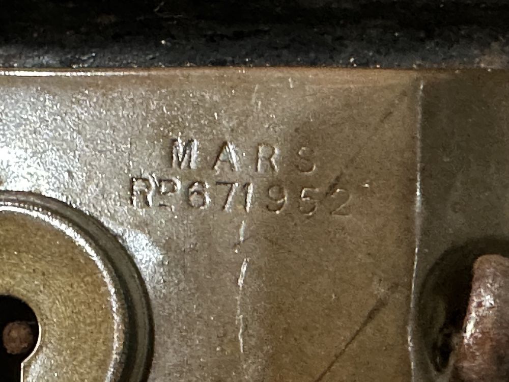 Malão de ferro antigo Mars Jone’s Bros & Cª