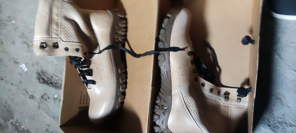 Продам берцы новые