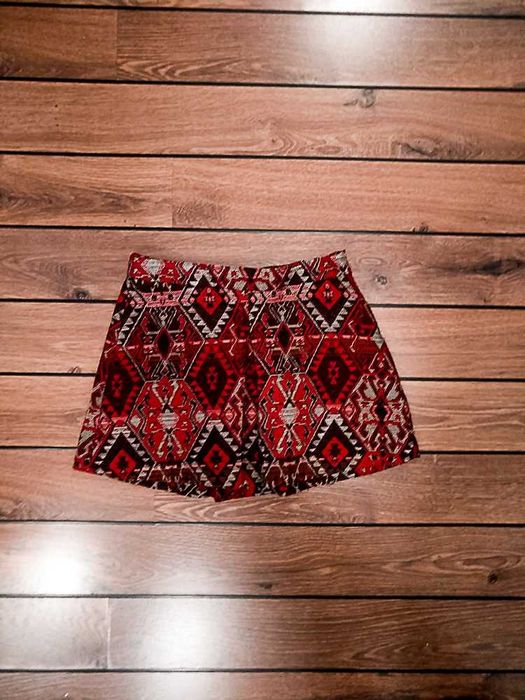 Żakardowa spódniczka Zara 128 czerwona idealna na jesień