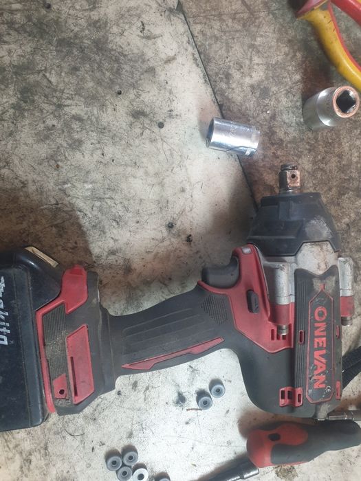 Klucz udarowy na baterie 18v makita