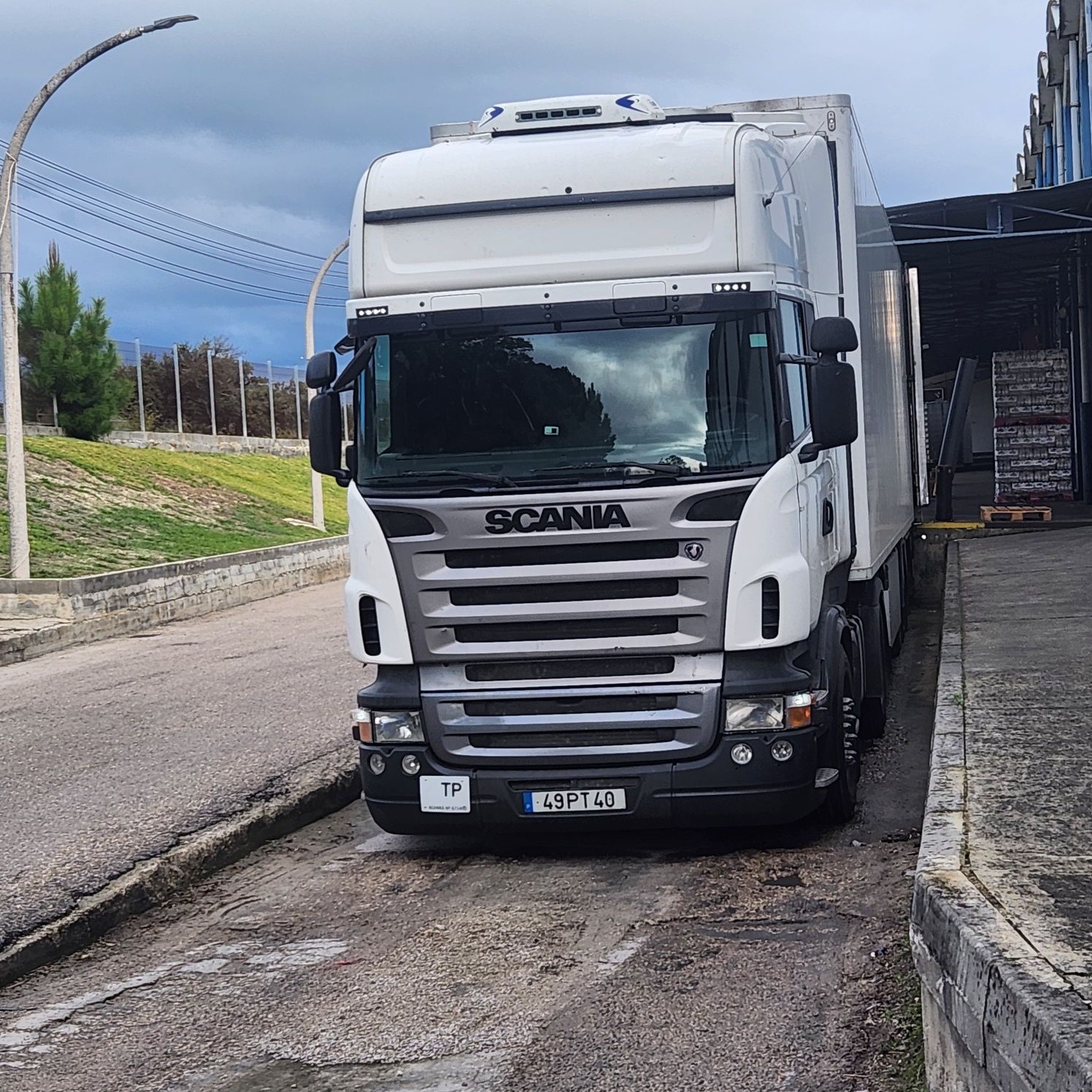 Scania R480 semi automática com retarder