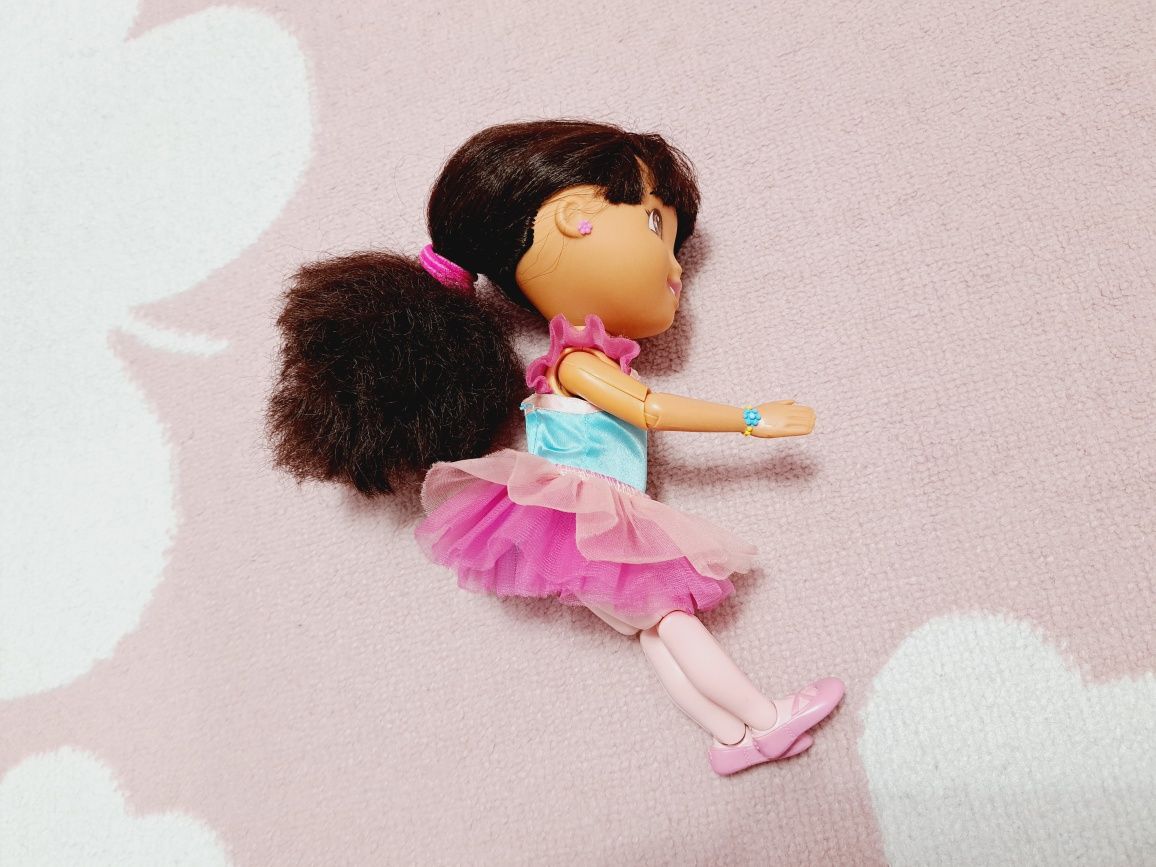 Lalka Dora baletnica 30cm mówi śpiewa świeci Dora świat poznaje