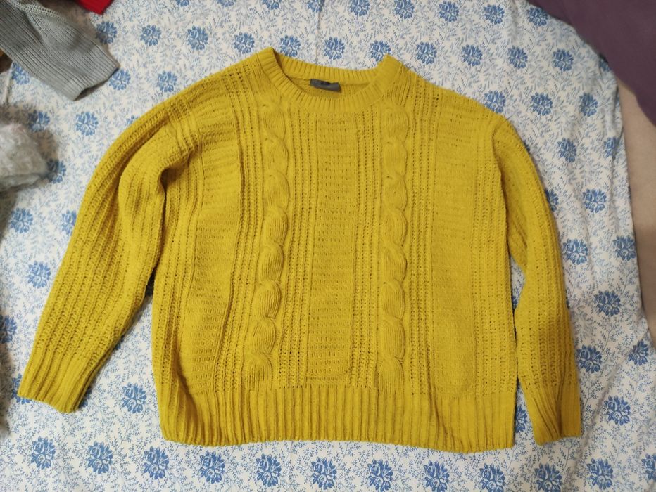 Світер гірчичний S