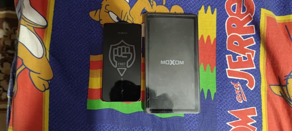 Защитное стекло универсальная 5 дюймов Maxom