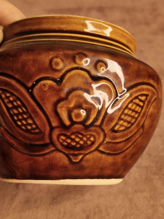Stary ceramiczny pojemnik w kaszubskie kwiaty PRL 191