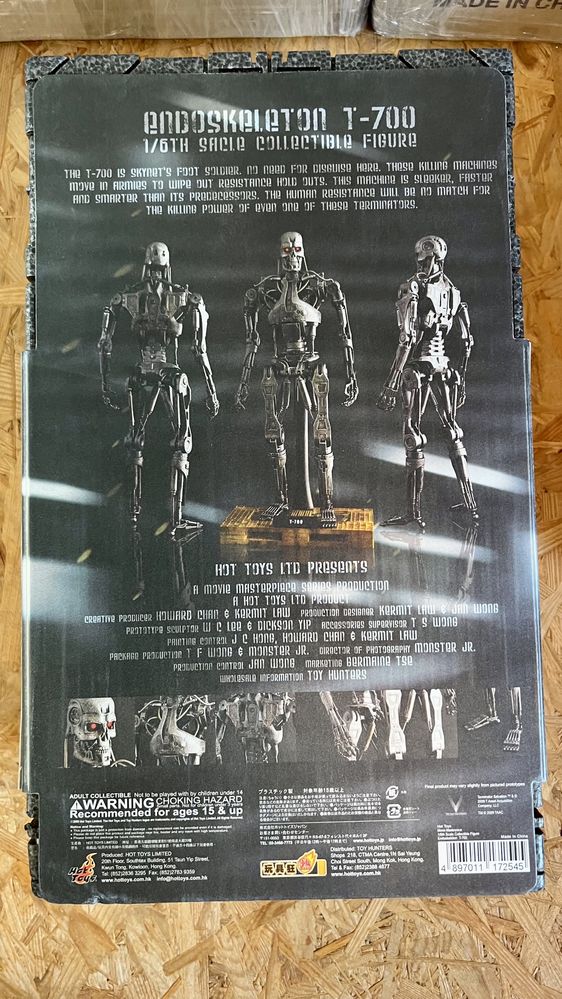 Hot Toys Terminator Salvation endoskeleton T-700 scale 1/6