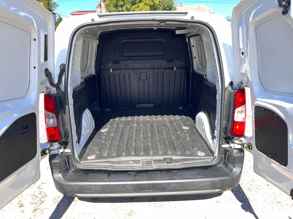 Продам свій автомобіль Citroen Berlingo 2019