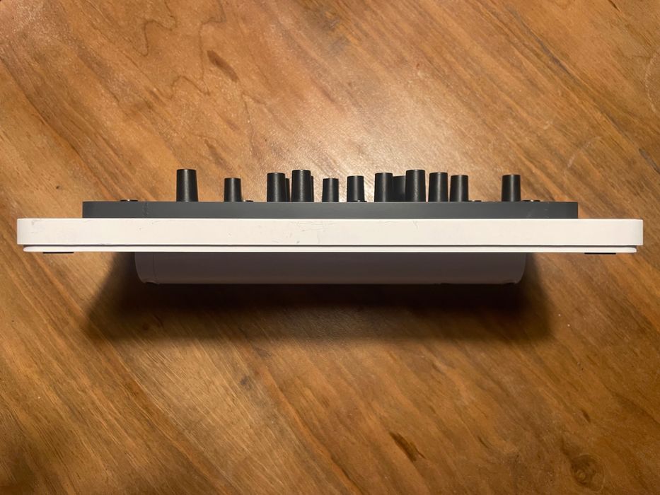 Modal Skulpt SE syntezator