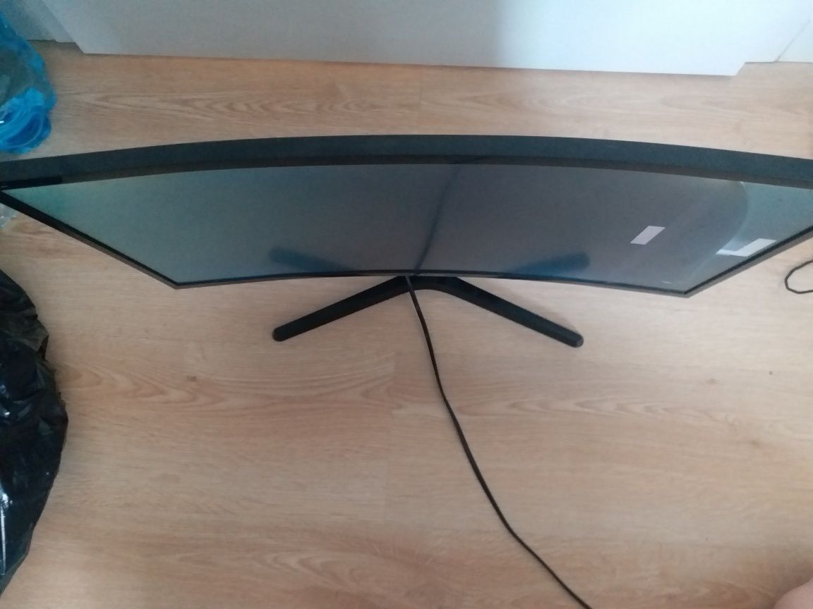 Monitor LED Samsung C24F396FHR 23,5